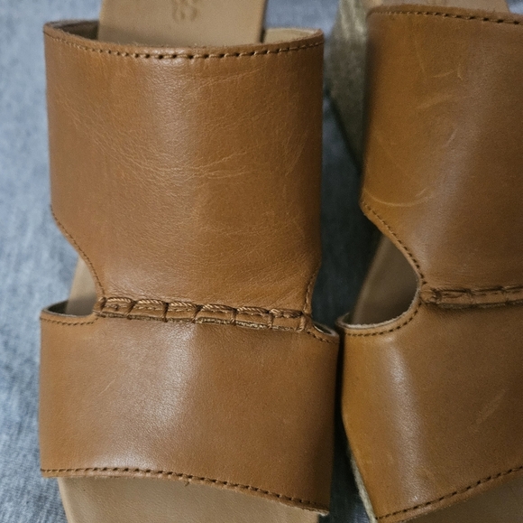 UGG Eirene Tan Leather Wedge Sandals with Braided Detail Size 8 - Picture 4 of 9